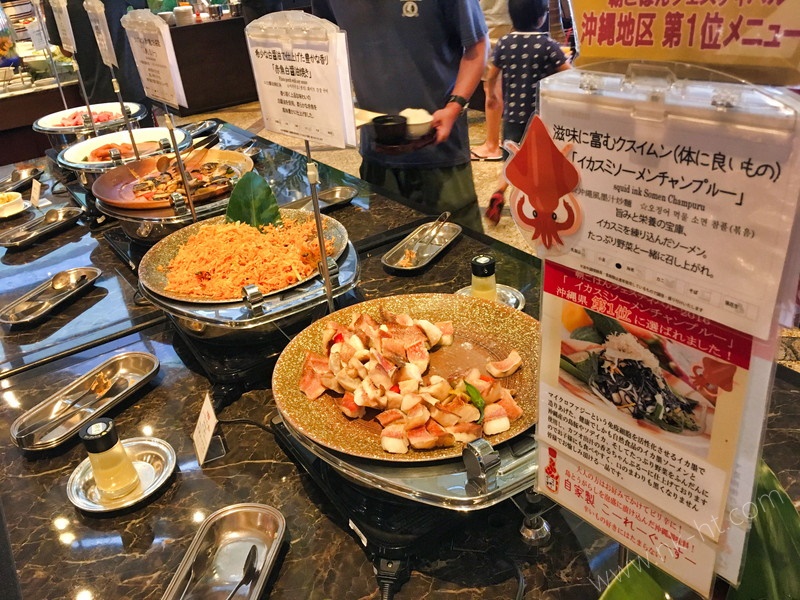 かりゆしアーバンリゾート・ナハの朝食ビュッフェの沖縄料理の数々